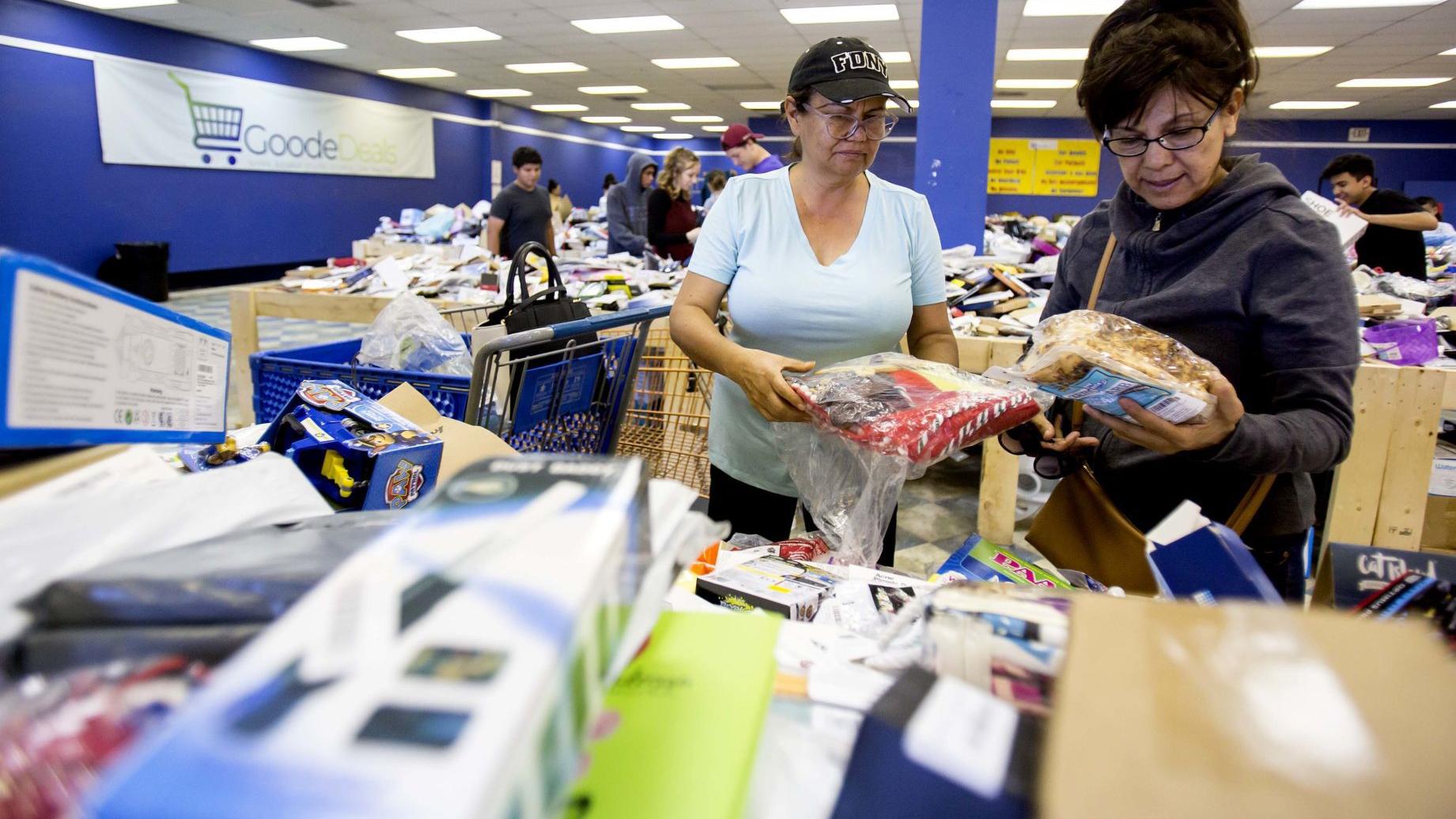 New discount retailer offers daily deals, drawing in Tucson bargain hunters